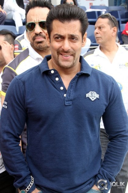 Celebrity-Cricket-League-2014